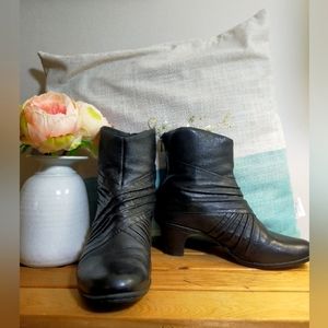 Cob Hill by New Balance boots Black Leather Ruched Heeled Ankle Zipper 2" heels